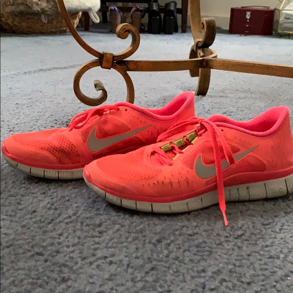 Nike free sneakers